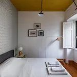 Lost :: Avenida House Lissabon