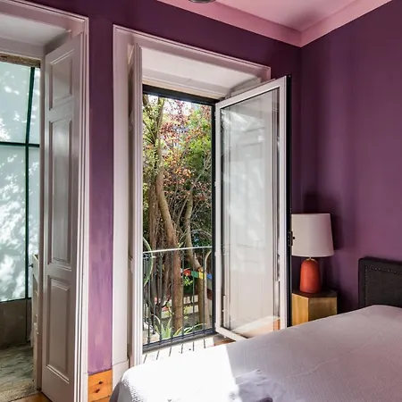 Lost :: Avenida House ליסבון