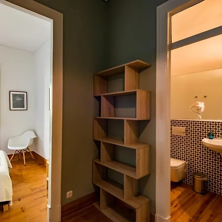 Lost :: Avenida House