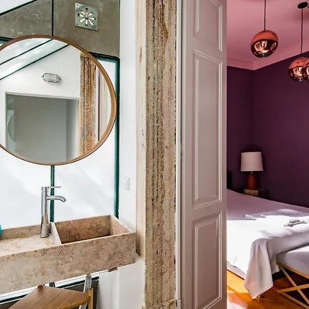 Lost :: Avenida House 3* Lisbon