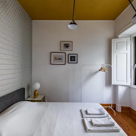 Lost :: Avenida House Lisbona