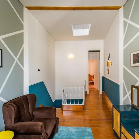 Lost :: Avenida House Gasthuis 3*